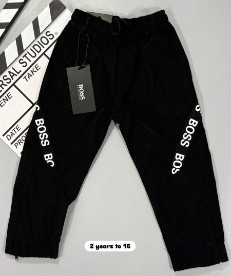 اسود مع بيض