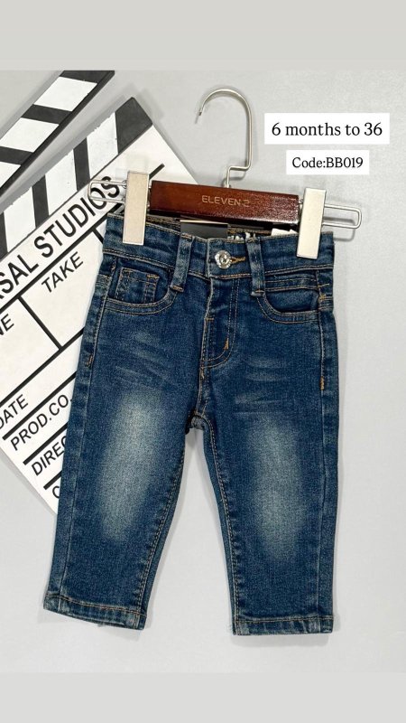 ازرق فاتح ١