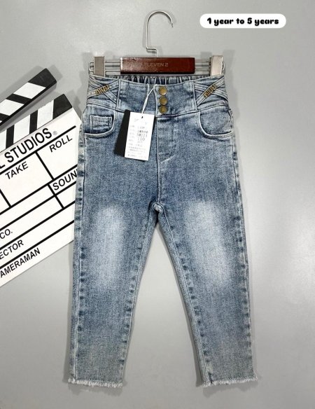 ازرق فاتح ٤