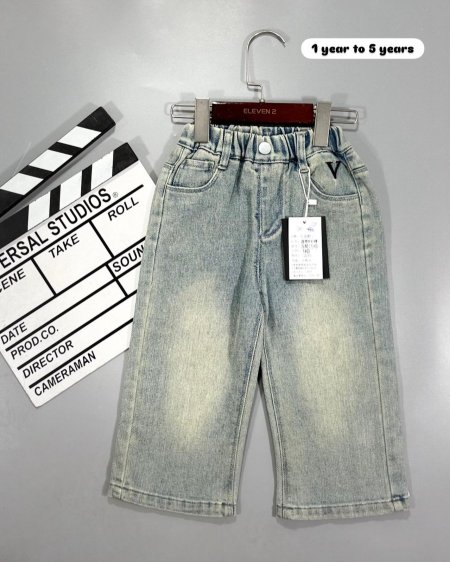 ازرق فاتح ٨