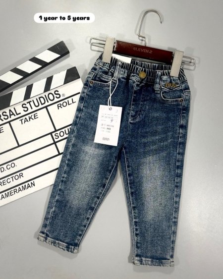 أزرق غامق ٤