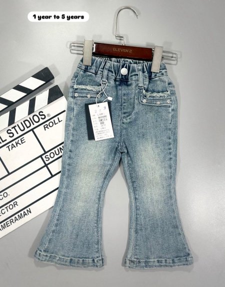 ازرق فاتح ١